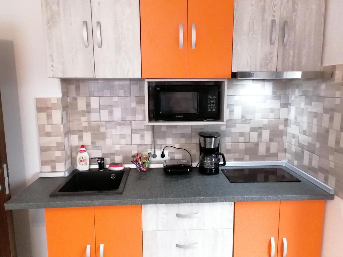 Ama Apartament Cu Terasa 50 Mp & Parcare Brasov Bagian luar foto