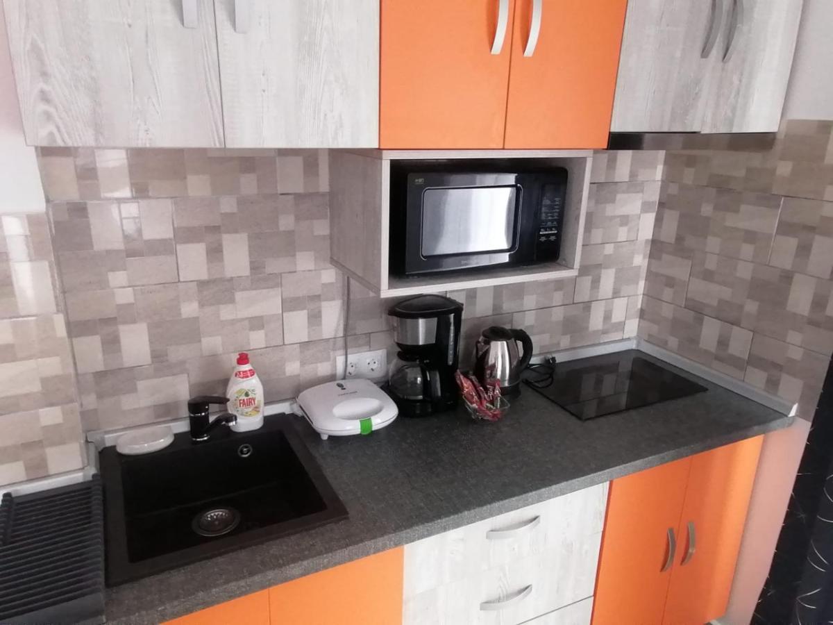 Ama Apartament Cu Terasa 50 Mp & Parcare Brasov Bagian luar foto