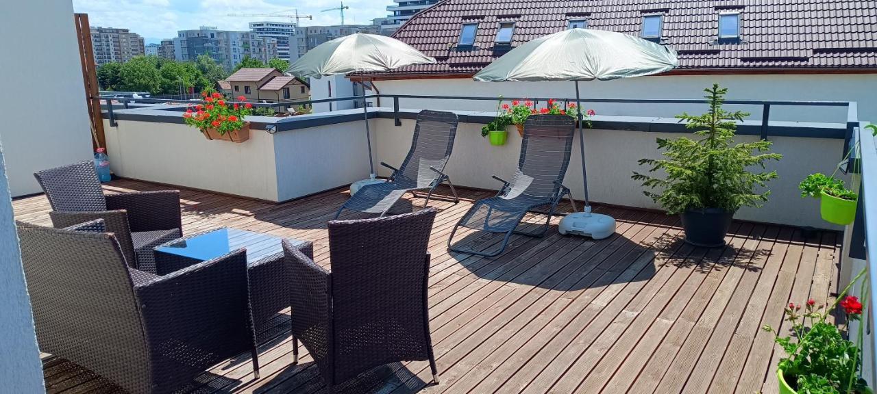 Ama Apartament Cu Terasa 50 Mp & Parcare Brasov Bagian luar foto