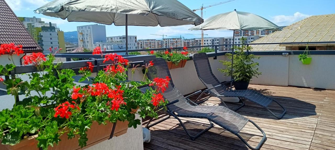 Ama Apartament Cu Terasa 50 Mp & Parcare Brasov Bagian luar foto